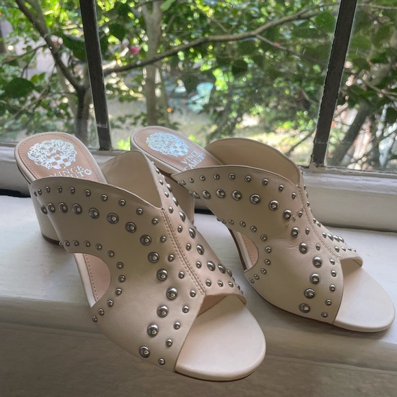 Vince Camuto sandals - Picture 2 of 4